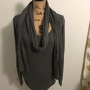 Long sleeve tee shirt with detachable scarf